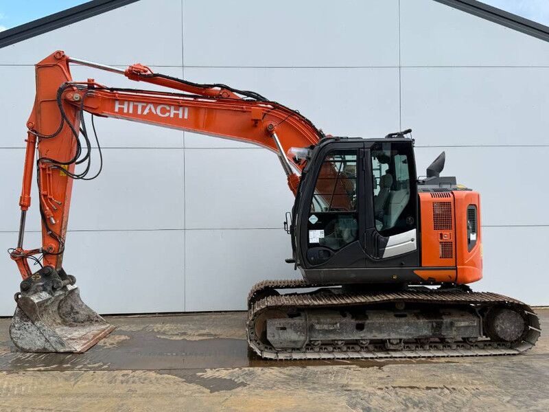 2017 Hitachi ZX135US-6 Crawler Excavator 2017 Hitachi ZX135US-6 Crawler Excavator