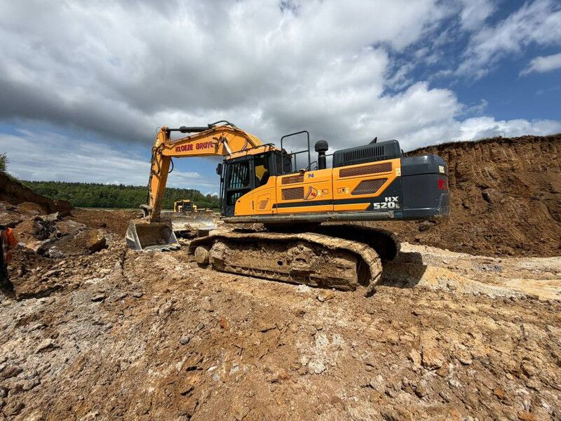 2017 Hyundai HX520L Crawler Excavator 2017 Hyundai HX520L Crawler Excavator