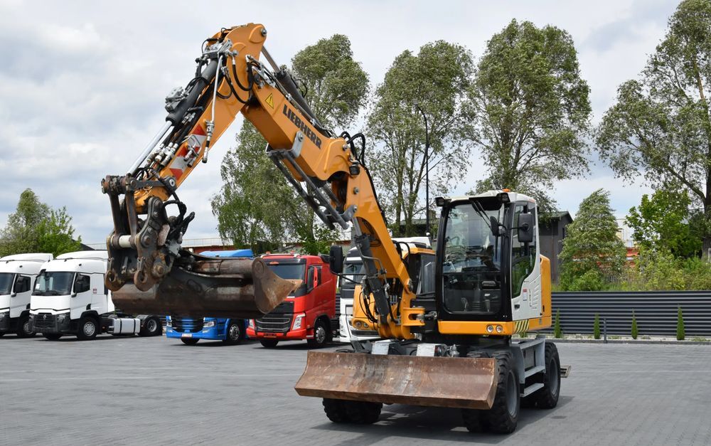 2017 Liebherr A910 Wheel Excavator