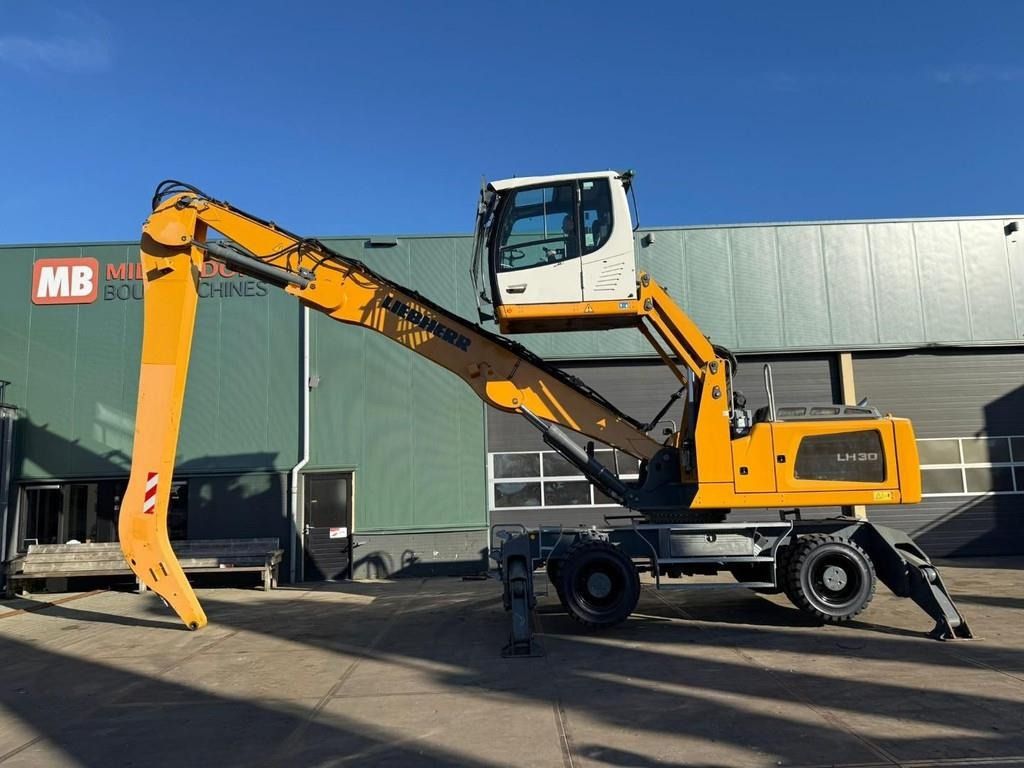2017 Liebherr LH30 M Material Handler 2017 Liebherr LH30 M Material Handler