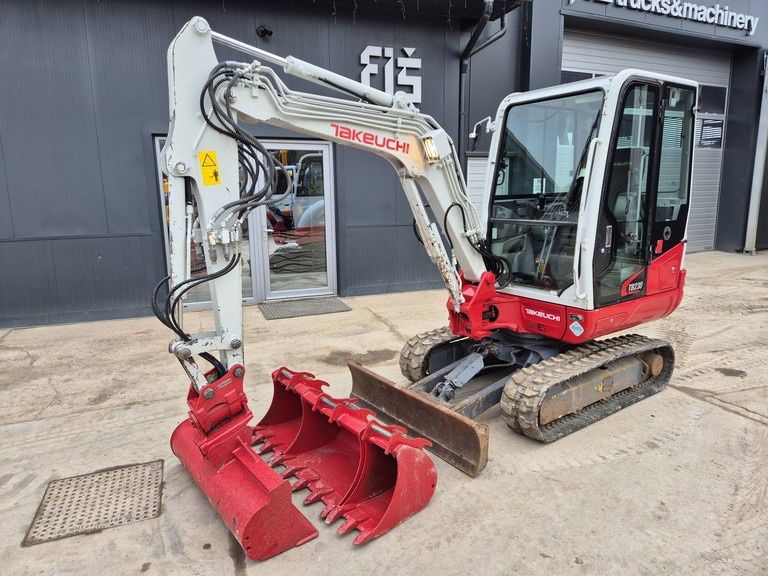 2017 Takeuchi TB230 Mini Excavator 2017 Takeuchi TB230 Mini Excavator
