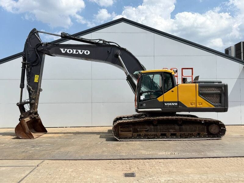 2017 Volvo EC300EL Crawler Excavator 2017 Volvo EC300EL Crawler Excavator