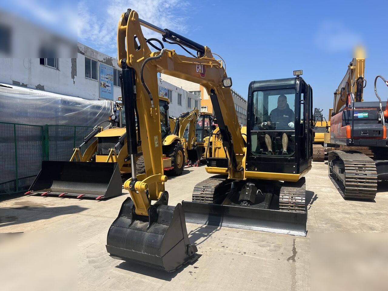 2018 Caterpillar 305.5E2 Mini Excavator 2018 Caterpillar 305.5E2 Mini Excavator