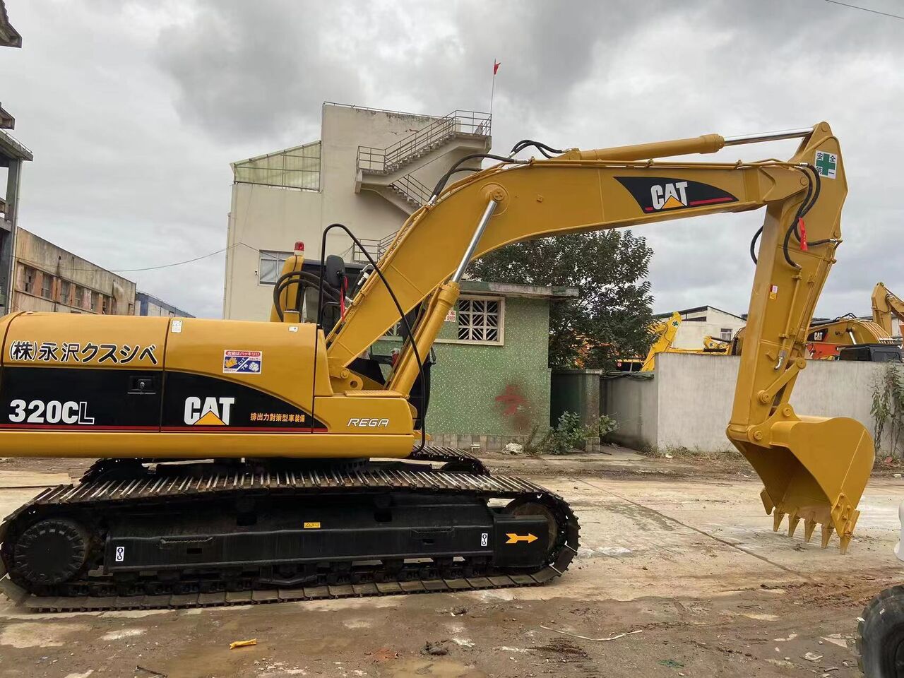 2011 Caterpillar 320C crawler excavator interior cab view