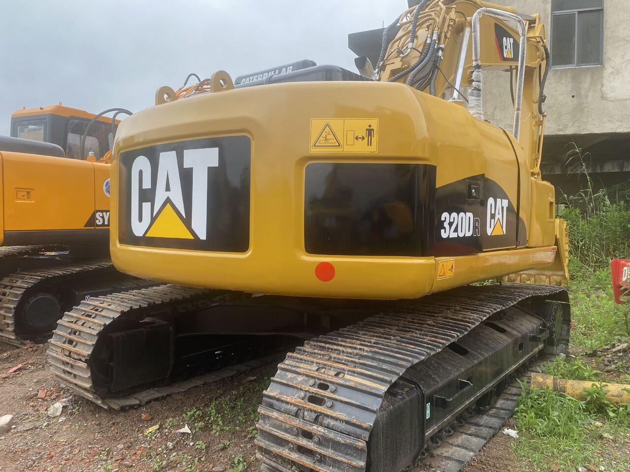 2008 Caterpillar 320B crawler excavator rear view 2008 Caterpillar 320B crawler excavator rear view