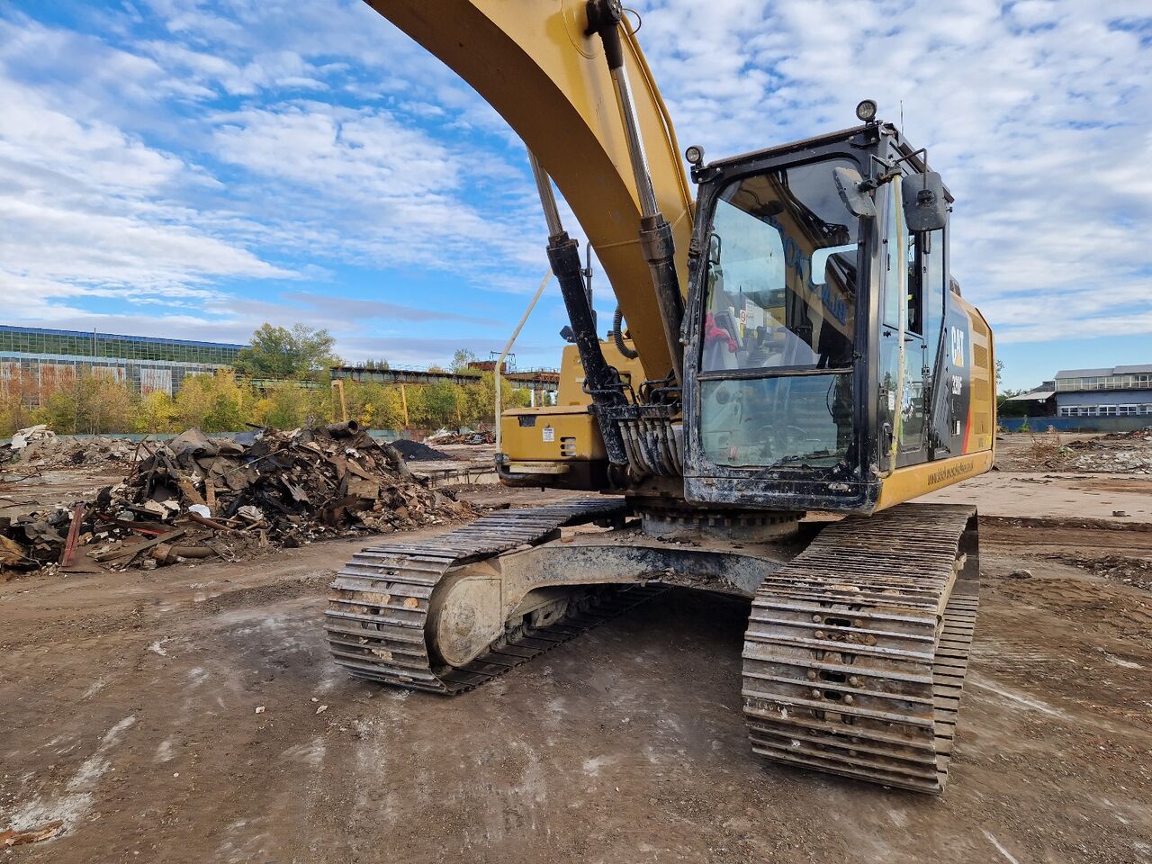 2018 Caterpillar 320FL Crawler Excavator 2018 Caterpillar 320FL Crawler Excavator