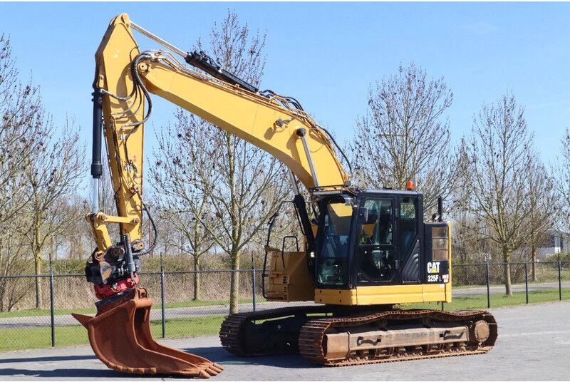 2018 Caterpillar 325FL Crawler Excavator