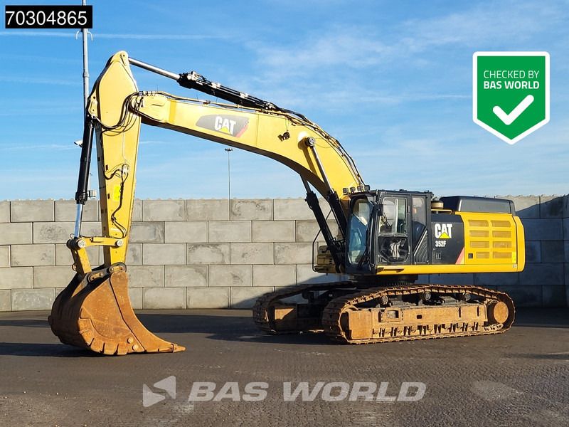 2018 Caterpillar 352F crawler excavator, side profile view 2018 Caterpillar 352F crawler excavator, side profile view
