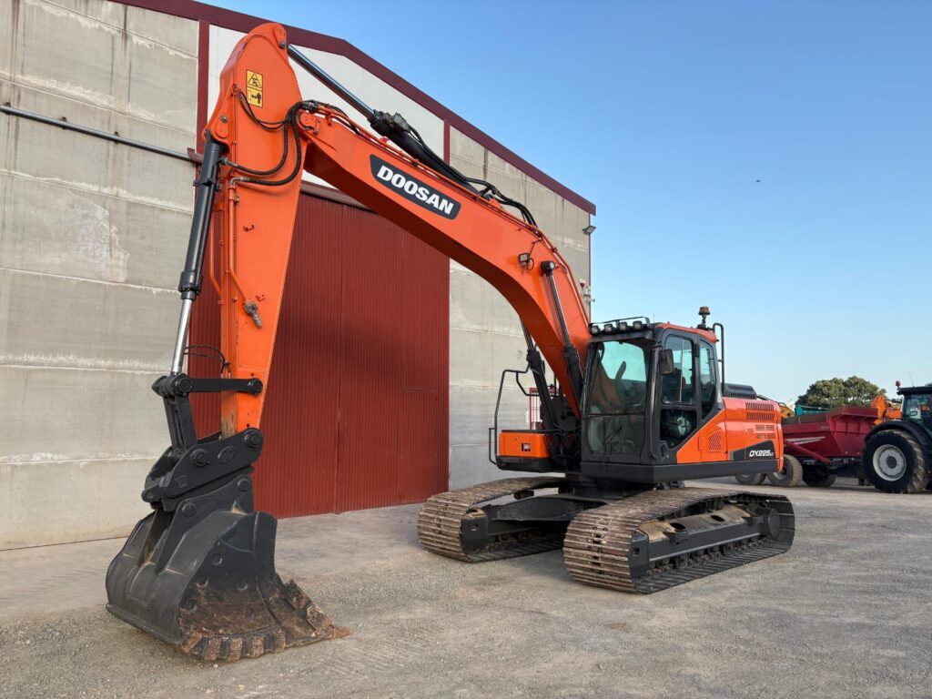 2018 Doosan DX225LC Crawler Excavator