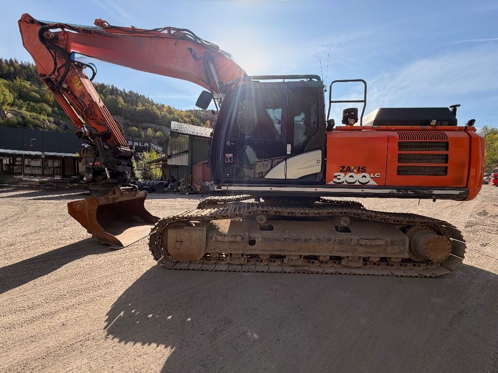2018 Hitachi ZX300LC-6 Crawler Excavator