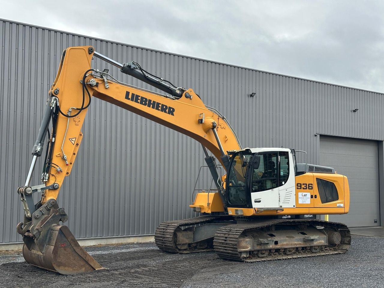 2018 Liebherr R936LC crawler excavator, side view