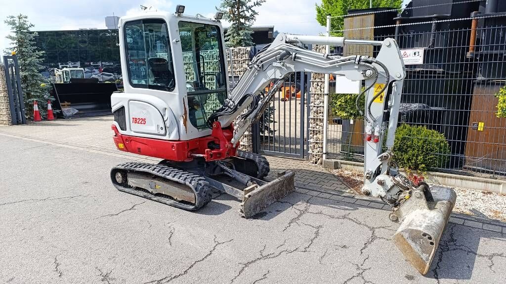 2018 Takeuchi TB225 Mini Excavator
