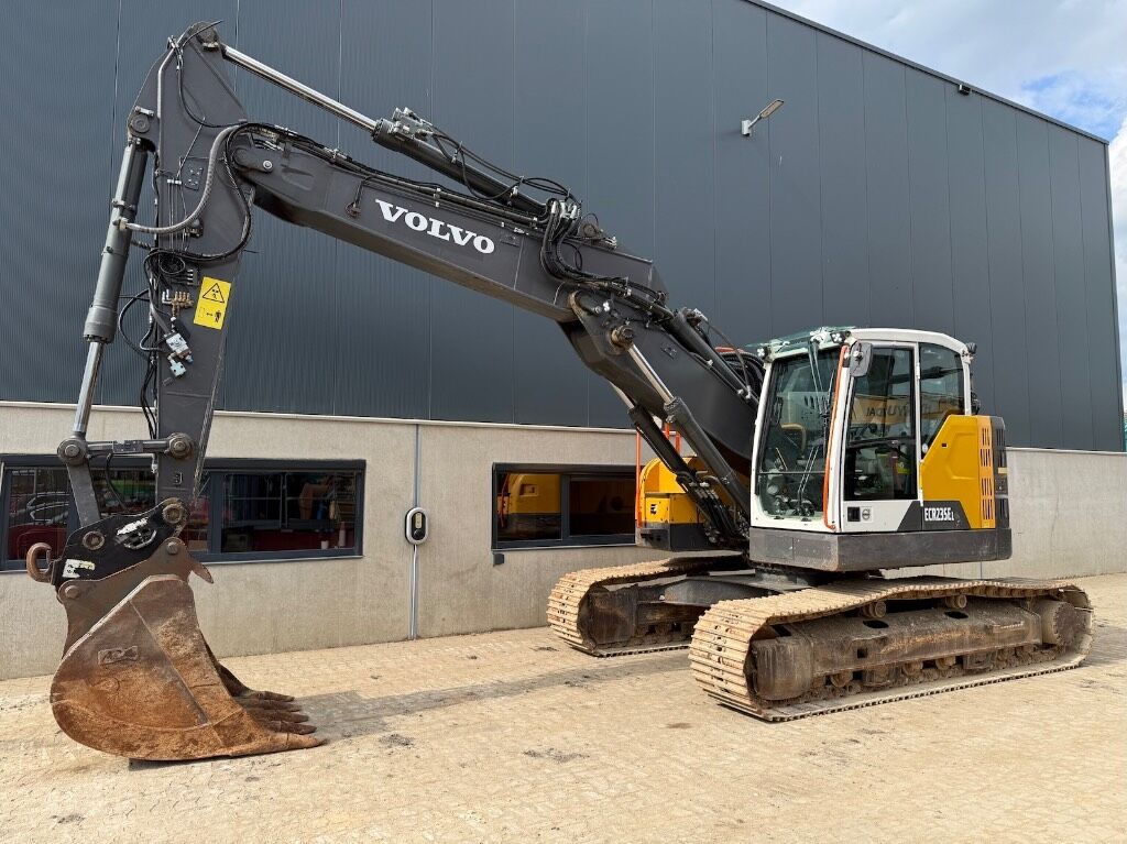 2018 Volvo ECR235EL Crawler Excavator 2018 Volvo ECR235EL Crawler Excavator
