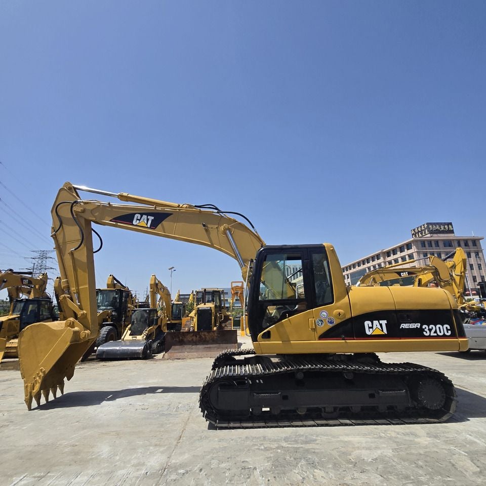 2019 Caterpillar 320C excavator side view 2019 Caterpillar 320C excavator side view