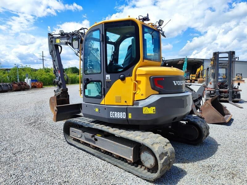 2019 Volvo ECR88D mini excavator, front three-quarter view 2019 Volvo ECR88D mini excavator, front three-quarter view