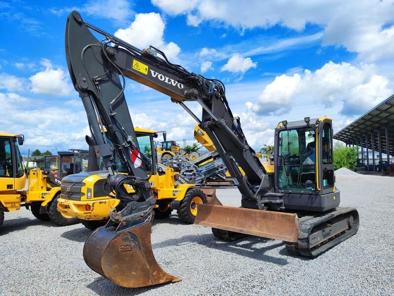 2019 Volvo ECR88D mini excavator, front three-quarter view