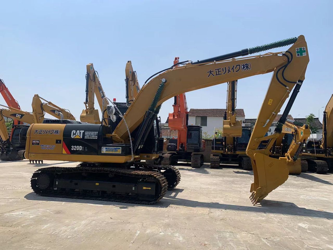 2020 Caterpillar 320D2 L crawler excavator, side profile view