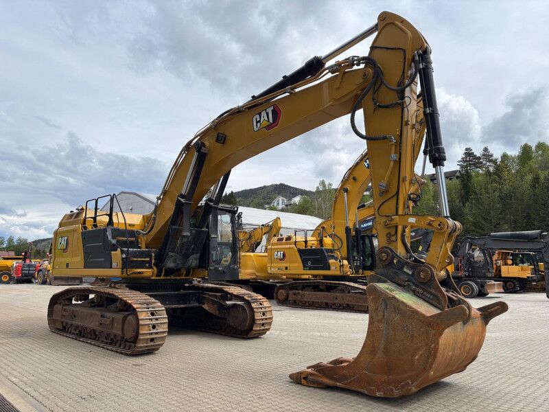 2020 Caterpillar 352 07A Crawler Excavator