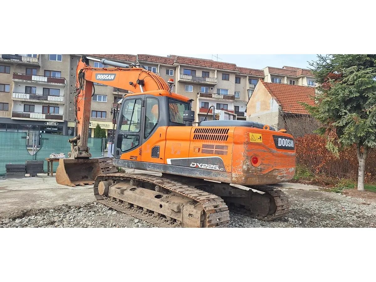 2020 Doosan DX225LC Crawler Excavator