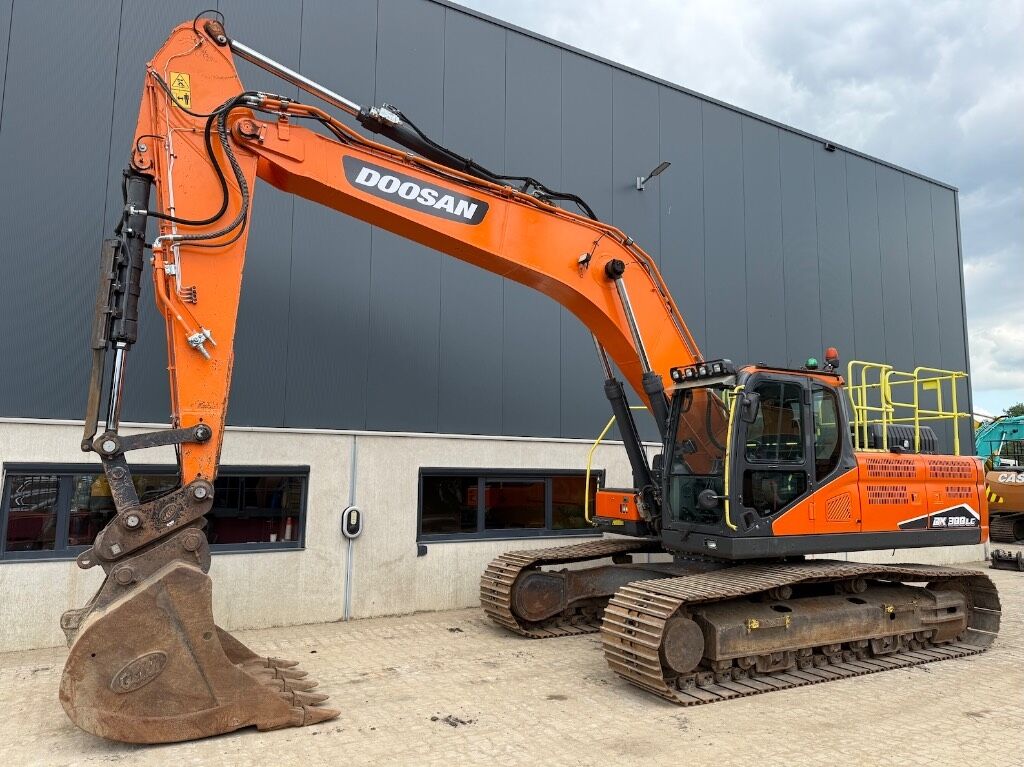2020 Doosan DX300LC-7 Crawler Excavator