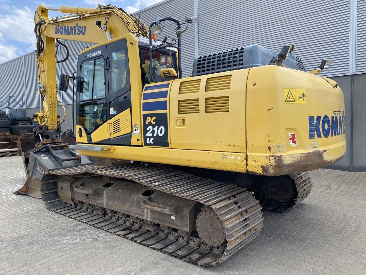 2020 Komatsu PC210LC-11 Crawler Excavator