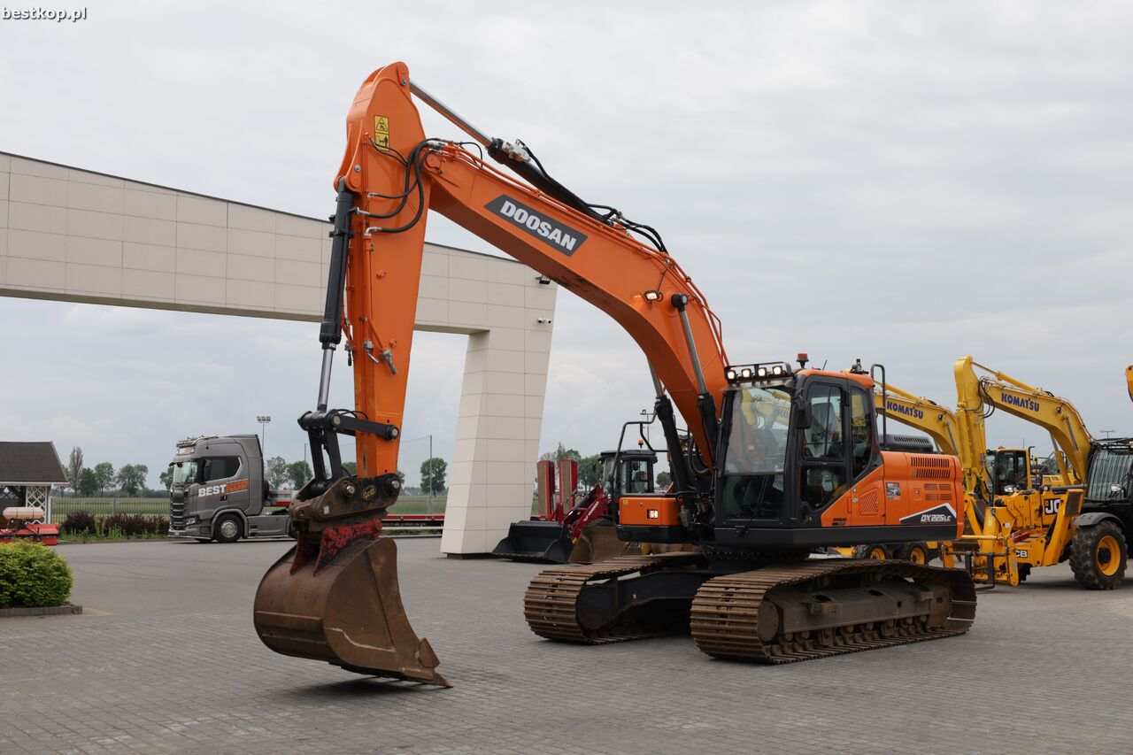 2021 Doosan DX225LC-5 Crawler Excavator 2021 Doosan DX225LC-5 Crawler Excavator