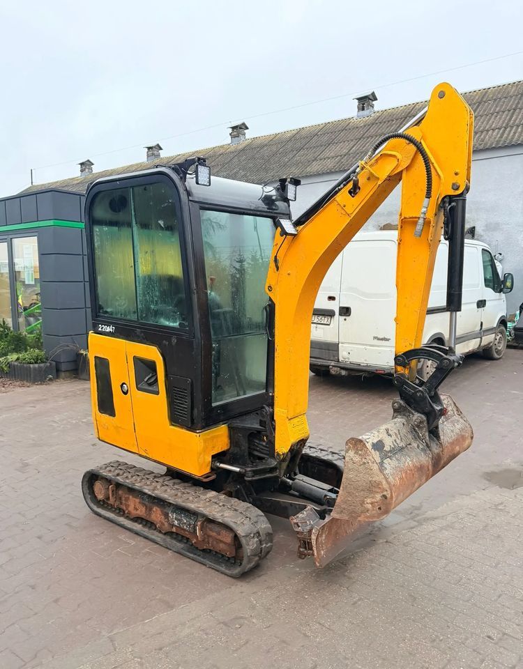 2021 JCB 16C-1 mini excavator, front three-quarter view 2021 JCB 16C-1 mini excavator, front three-quarter view