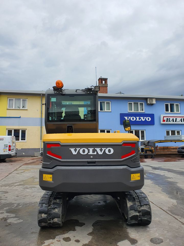 2021 Volvo EC60E mini excavator, rear view 2021 Volvo EC60E mini excavator, rear view