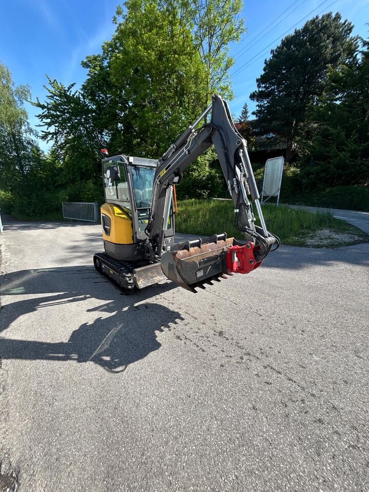 2021 Volvo ECR25 Mini Excavator