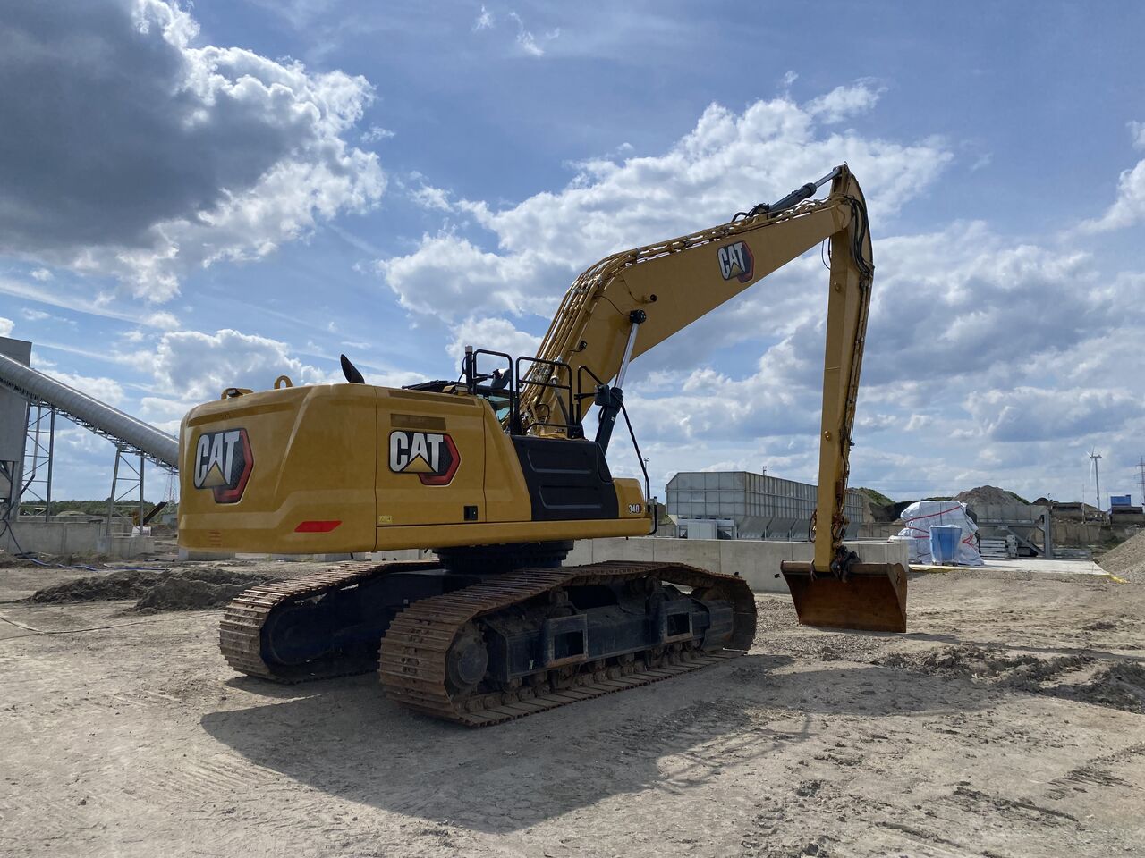 2022 Caterpillar 340 Crawler Excavator 2022 Caterpillar 340 Crawler Excavator