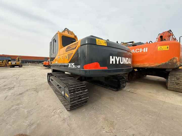 2022 Hyundai 305LC-9T Crawler Excavator