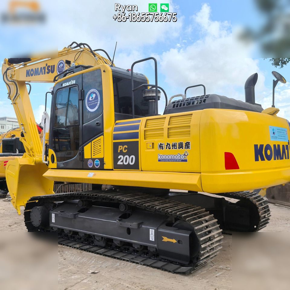 Koparka gąsienicowa 2022 Komatsu PC200-8, widok z tyłu pod kątem Koparka gąsienicowa 2022 Komatsu PC200-8, widok z tyłu pod kątem