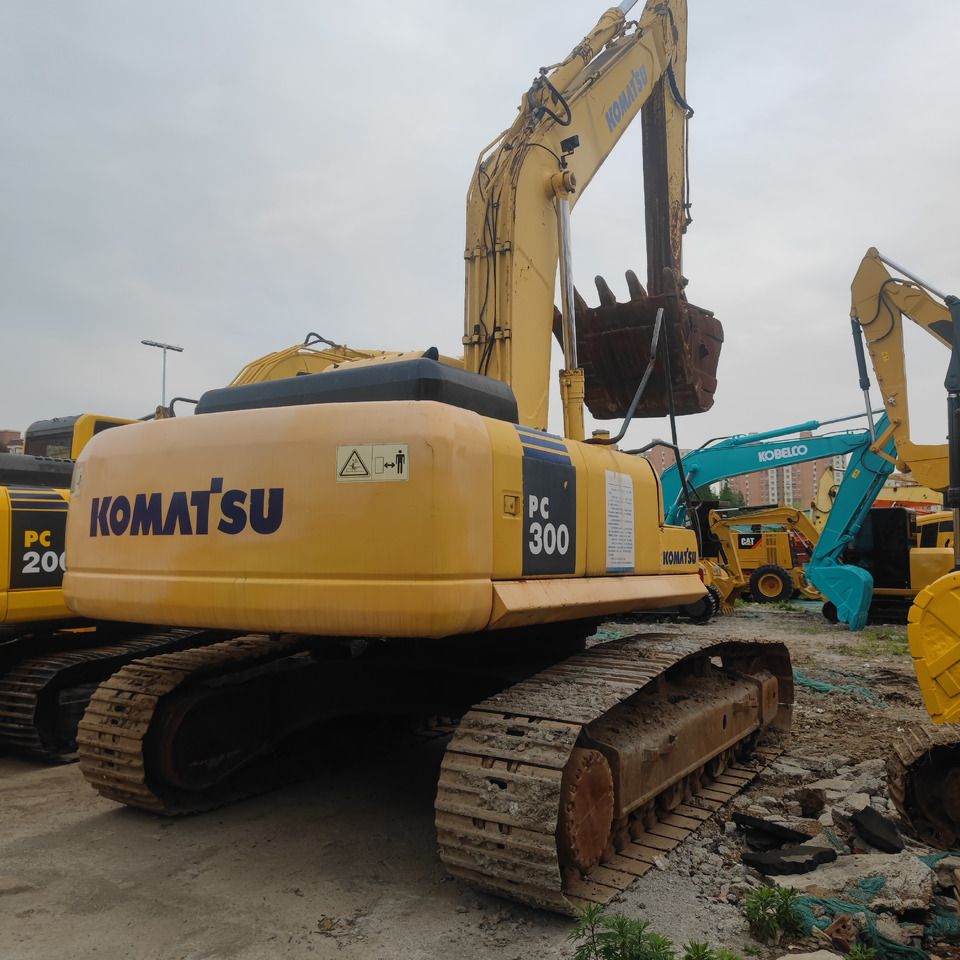 2022 Komatsu PC300-7 crawler excavator, rear three-quarter view 2022 Komatsu PC300-7 crawler excavator, rear three-quarter view