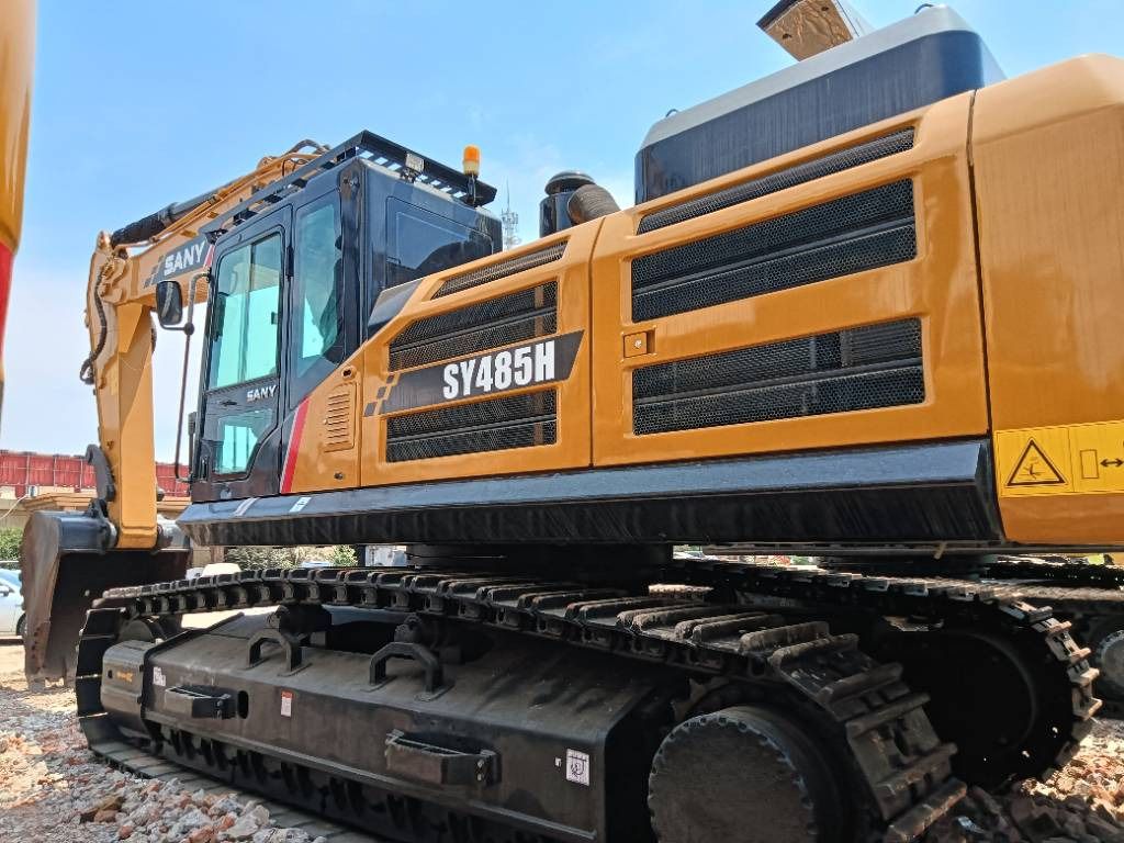 2022 Sany SY485H crawler excavator side view 2022 Sany SY485H crawler excavator side view