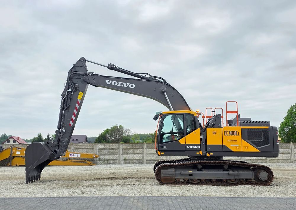 2022 Volvo EC300EL Crawler Excavator