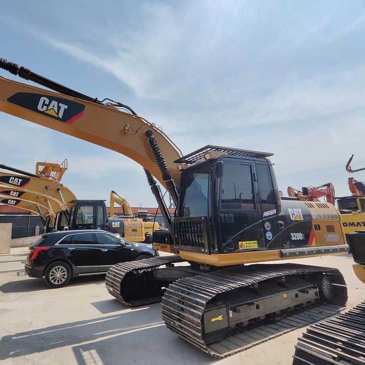 2023 Caterpillar 320D2 crawler excavator, side view 2023 Caterpillar 320D2 crawler excavator, side view