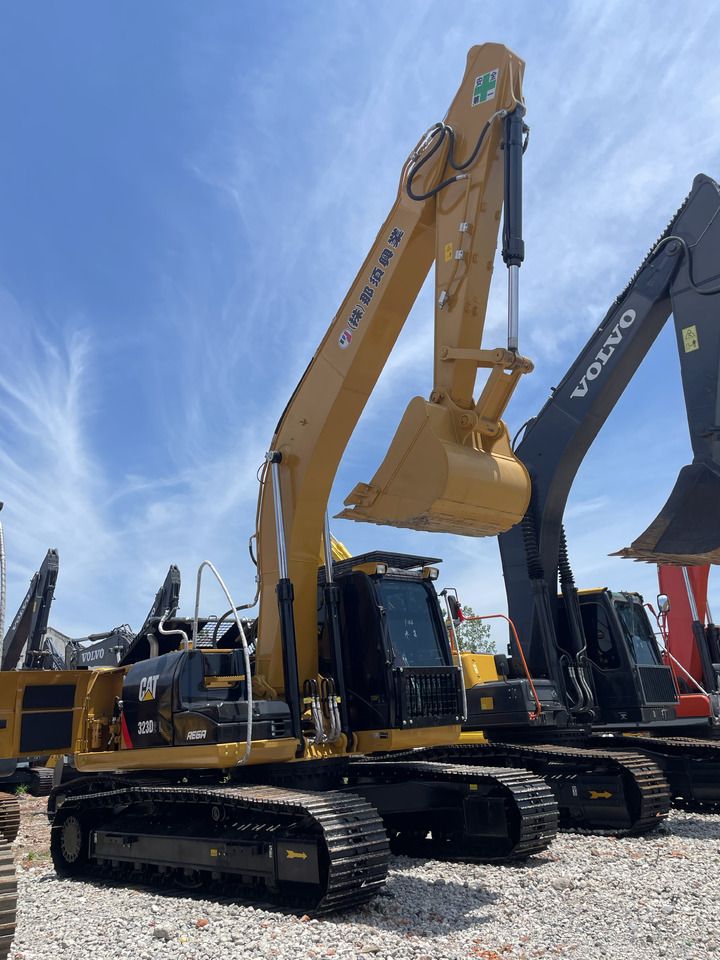 2023 Caterpillar 323D2 Crawler Excavator