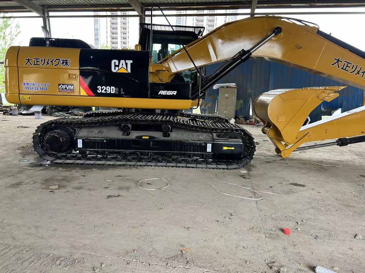 2023 Caterpillar 329D2 L crawler excavator side view 2023 Caterpillar 329D2 L crawler excavator side view