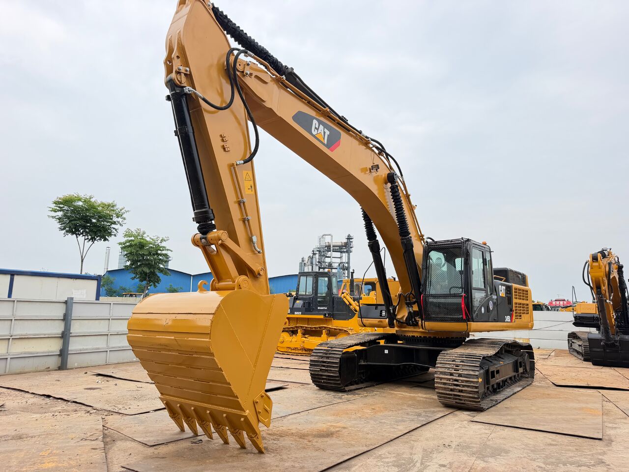 2023 Caterpillar 345DL Crawler Excavator