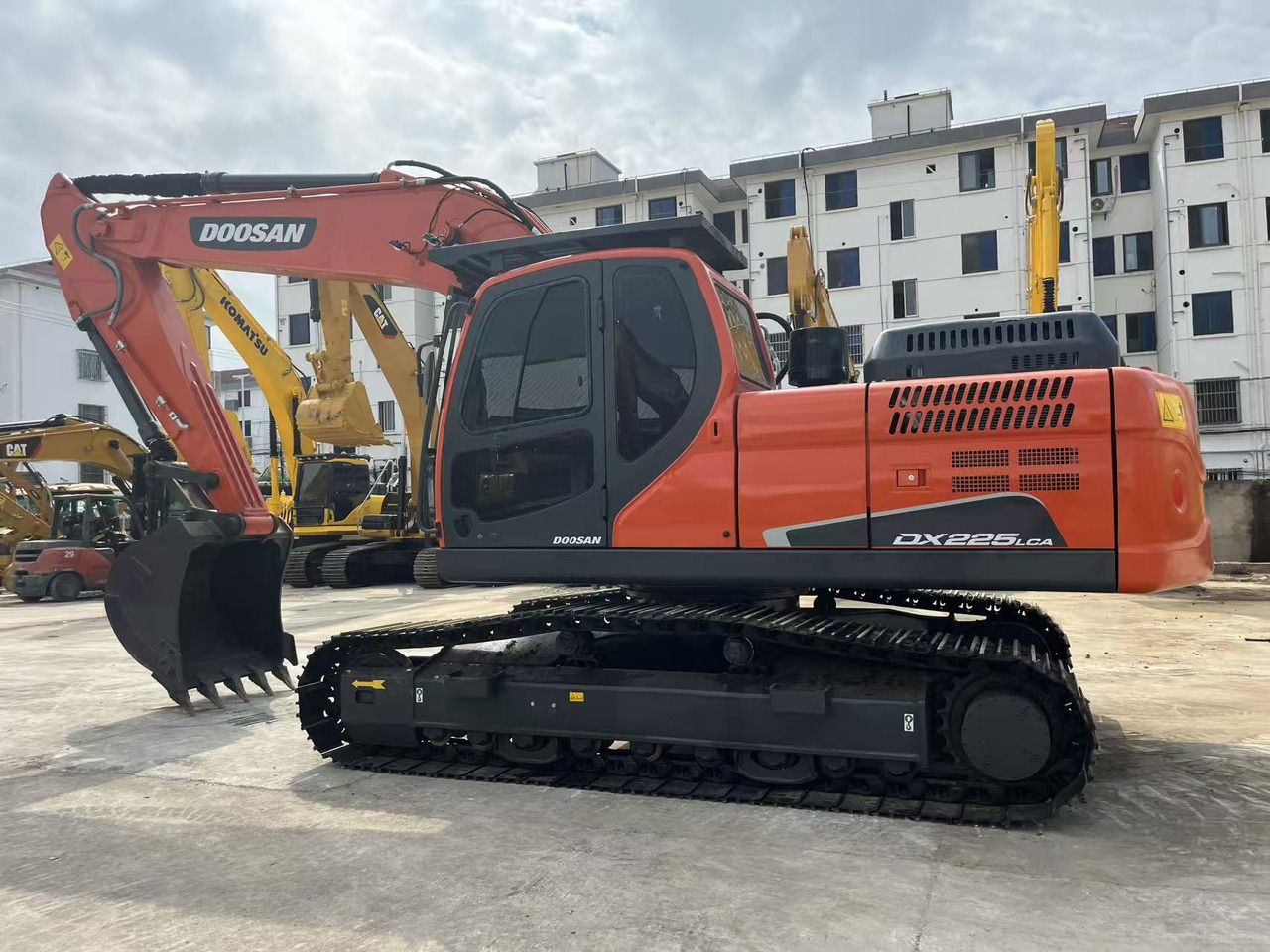 2023 Doosan DX225LCA crawler excavator, side profile view 2023 Doosan DX225LCA crawler excavator, side profile view