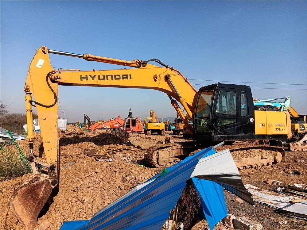 2023 Hyundai R225LC-7 Crawler Excavator