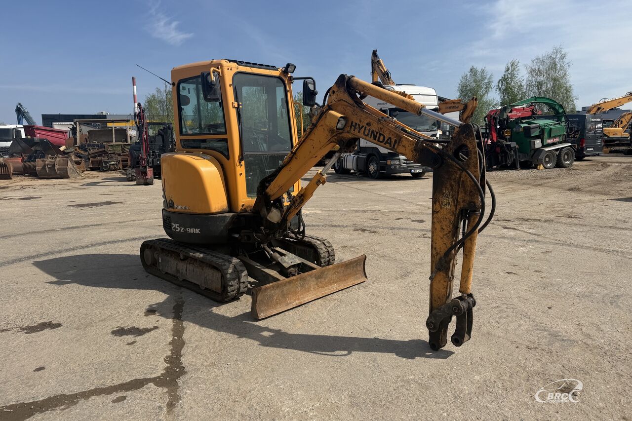 2023 Hyundai R25Z-9AK Mini Excavator