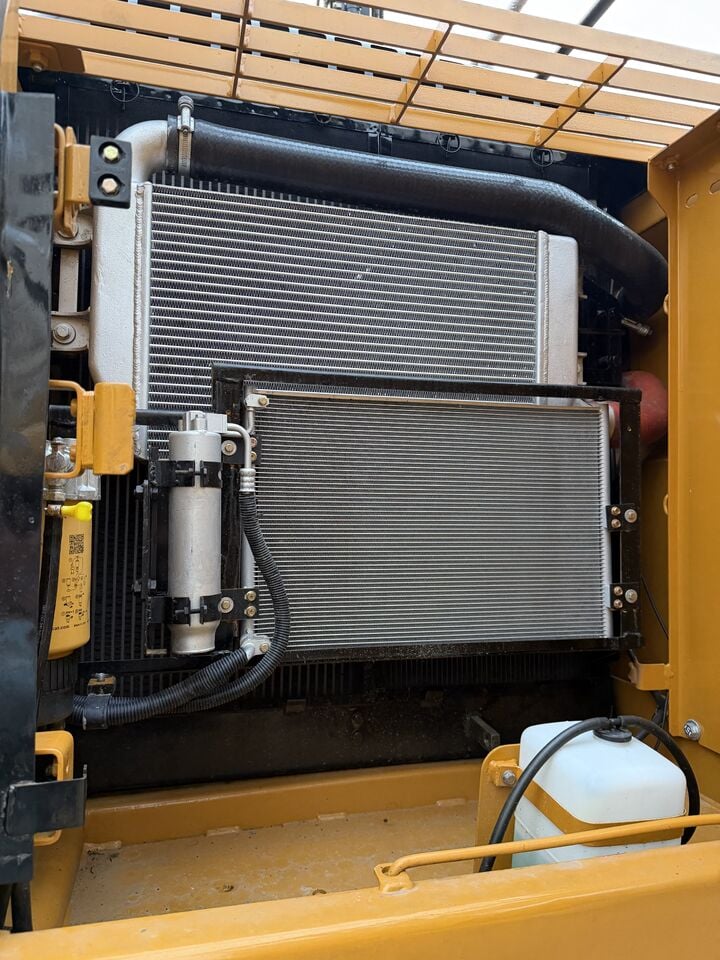 2024 Caterpillar 320D2L Crawler Excavator