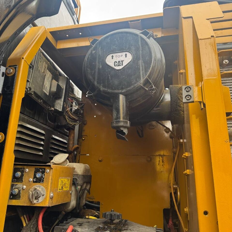 2024 Caterpillar 323DL Crawler Excavator