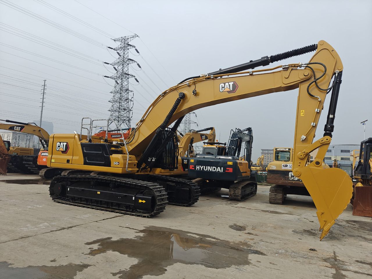 2024 Caterpillar 345GC crawler excavator, side profile view 2024 Caterpillar 345GC crawler excavator, side profile view