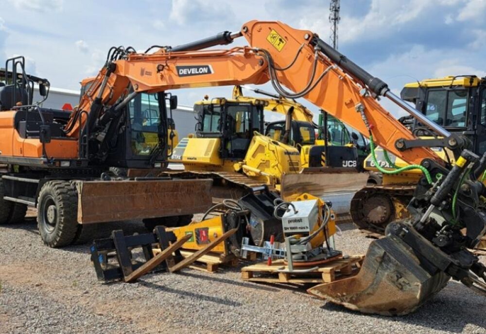 2024 Develon DX140W-7 Wheel Excavator