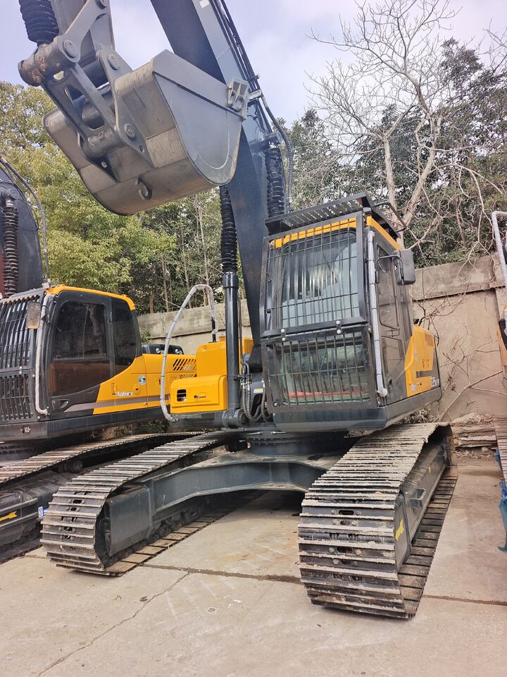 2024 Hyundai R225LC-9T Crawler Excavator 2024 Hyundai R225LC-9T Crawler Excavator