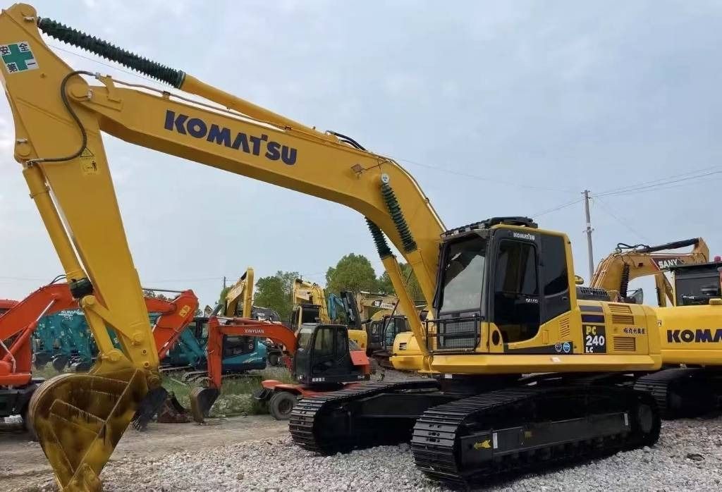 2024 Komatsu PC240LC crawler excavator, side view 2024 Komatsu PC240LC crawler excavator, side view