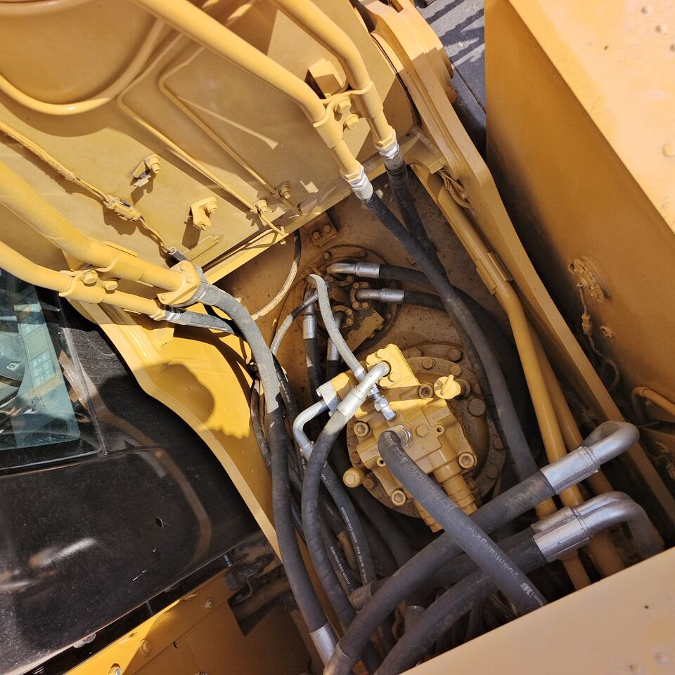 2025 Caterpillar 320DL Crawler Excavator