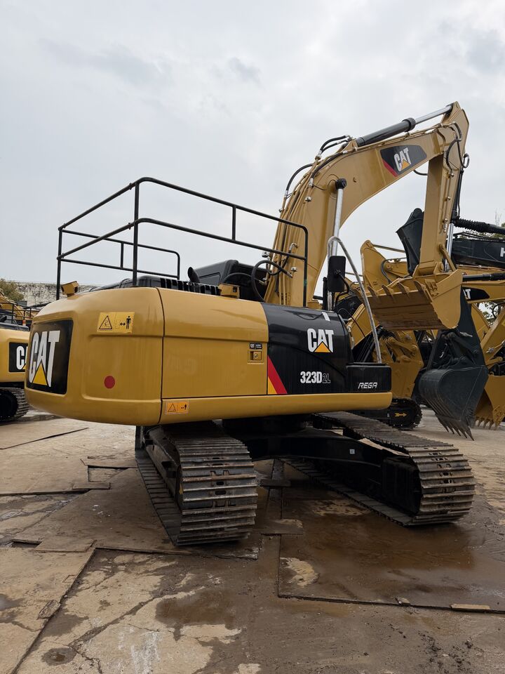 2025 Caterpillar 323D2L Crawler Excavator